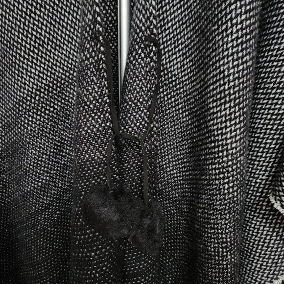 NWT Marc New York / Andrew Marc black ombre shawl / wrap - one size - Picture 4 of 4